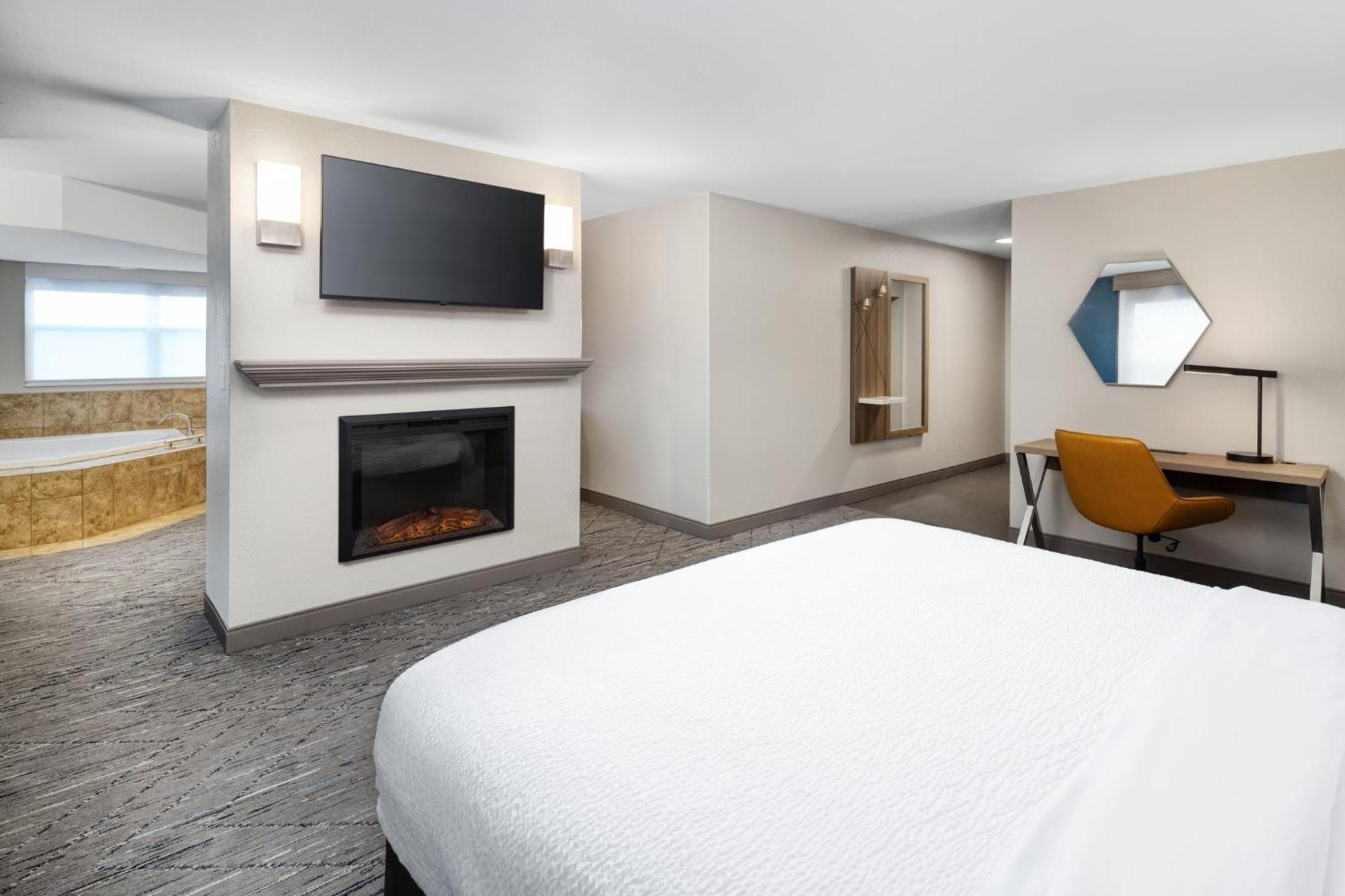 Holiday Inn Express & Suites - Green Bay East By Ihg Екстер'єр фото