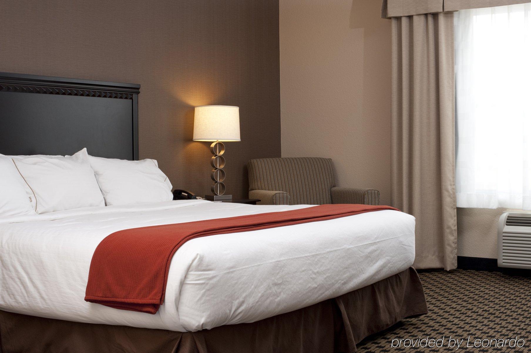 Holiday Inn Express & Suites - Green Bay East By Ihg Номер фото