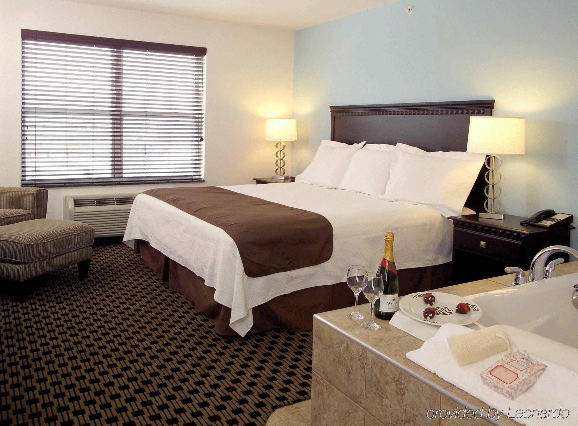 Holiday Inn Express & Suites - Green Bay East By Ihg Екстер'єр фото